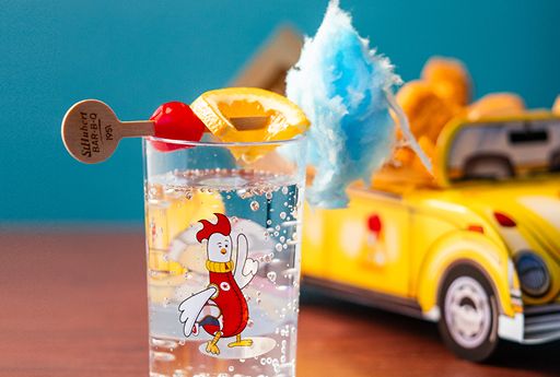 Cocktail nuage bleu pétillant chez St-Hubert